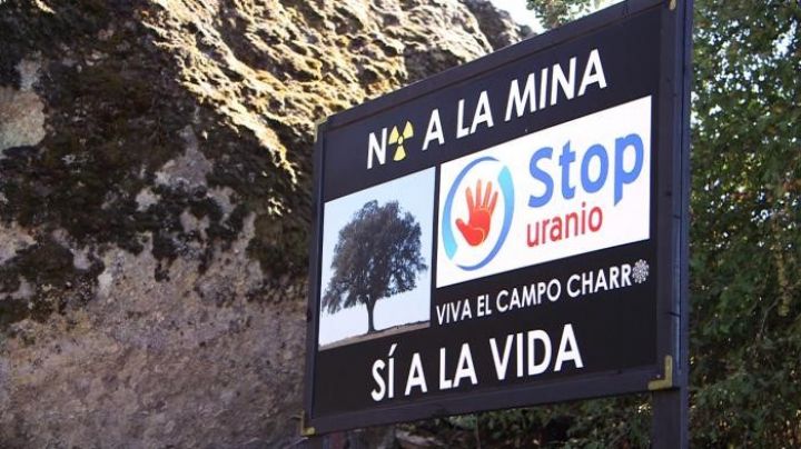 &bdquo;No, al la mina, s&iacute; a la vida&ldquo; &ndash; Nein zur Mine, ja zum Leben so das Billboard der Gegnerbewegung (Bild: WWF)