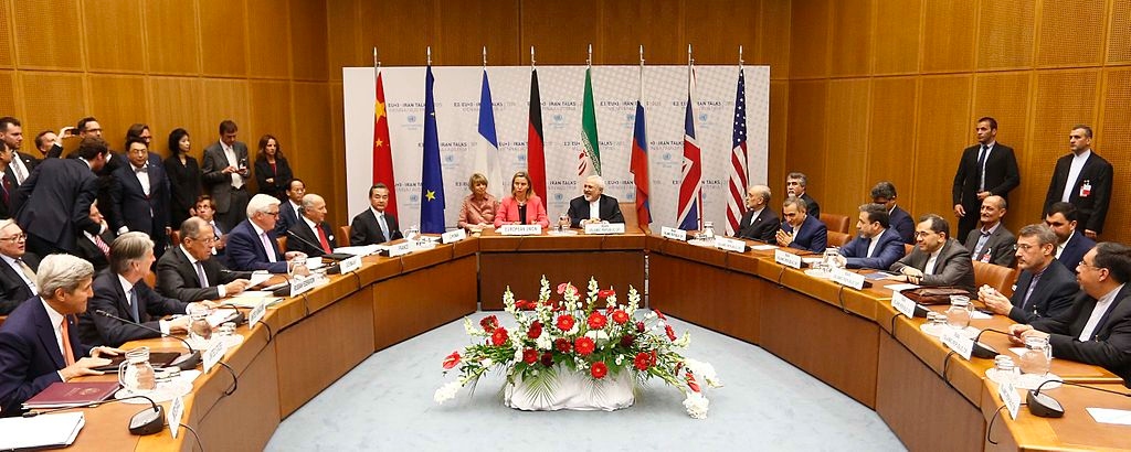Ein historischer Moment: Die Unterzeichnung des Atomabkommens mit dem Iran am 14. Juli 2015. Sechs Jahre sp&auml;ter gilt es, den von Donald Trump angerichteten Scherbenhaufen aufzukehren. 